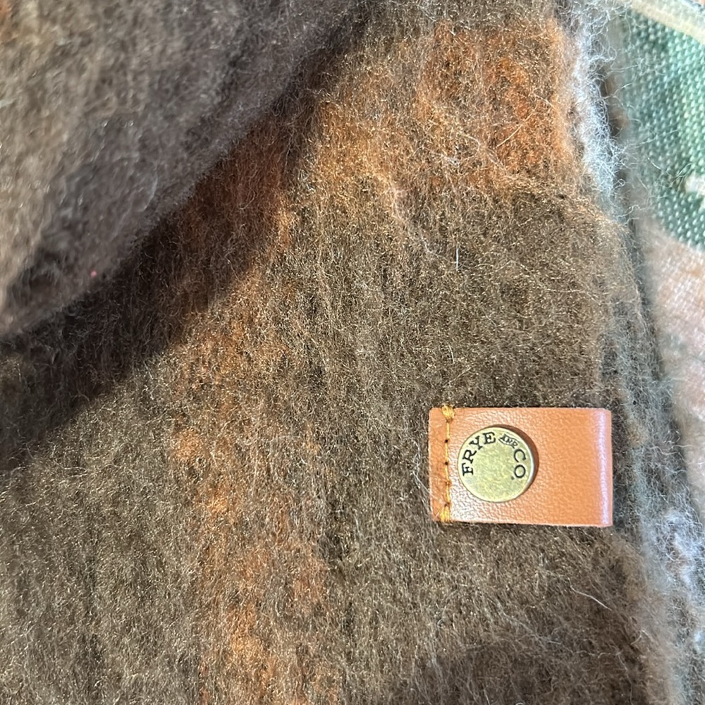 NWT Frye and Co extra large scarf - Picture 6 of 7